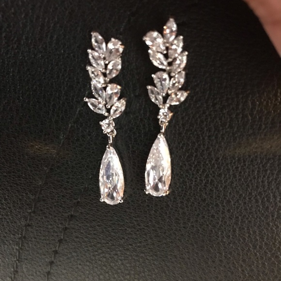 Zircon water drop crystal pendant drop earring - Picture 5 of 8